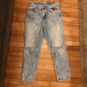 Light blue ripped jeans